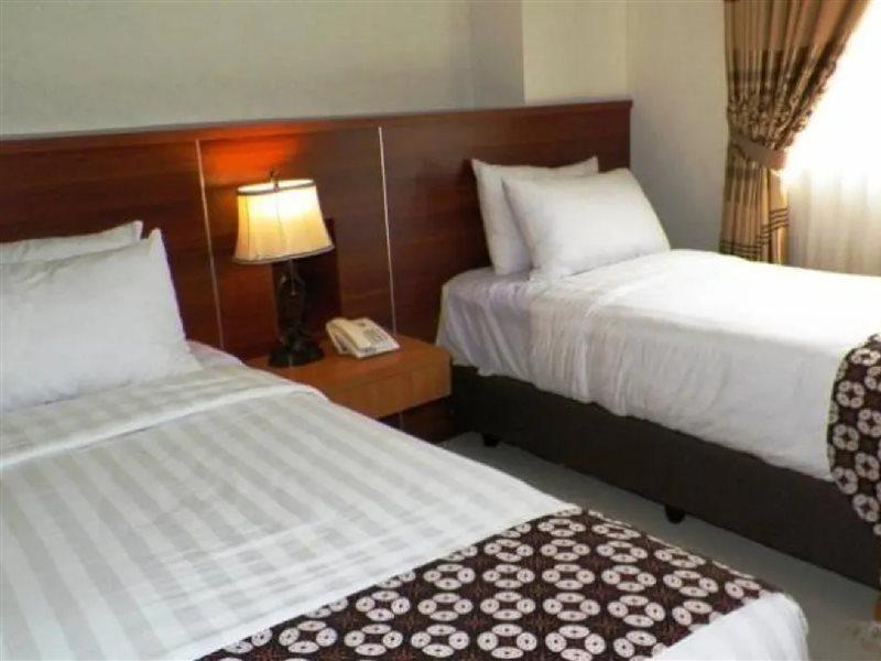 Maranatha Grand Hotel Jogjakarta Buitenkant foto