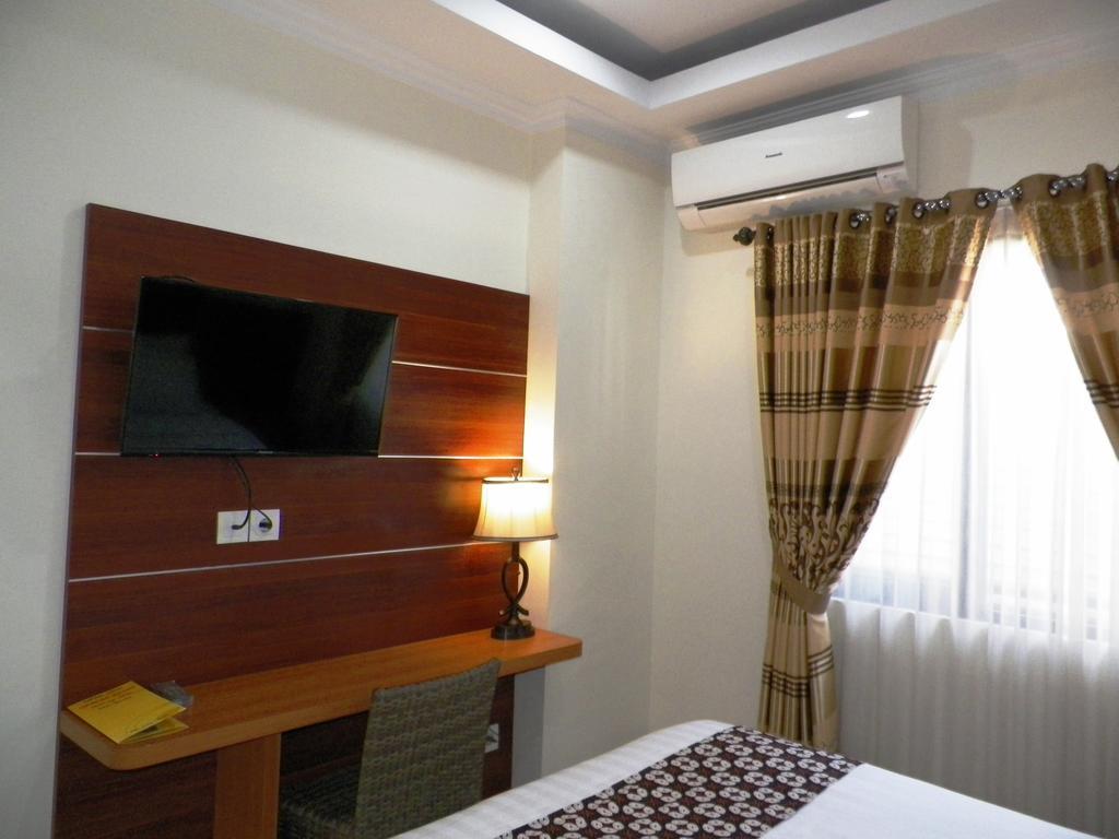 Maranatha Grand Hotel Jogjakarta Buitenkant foto