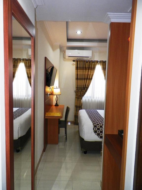 Maranatha Grand Hotel Jogjakarta Buitenkant foto