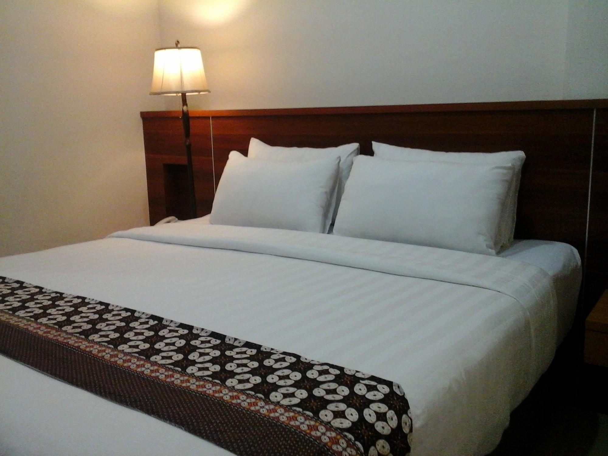 Maranatha Grand Hotel Jogjakarta Buitenkant foto